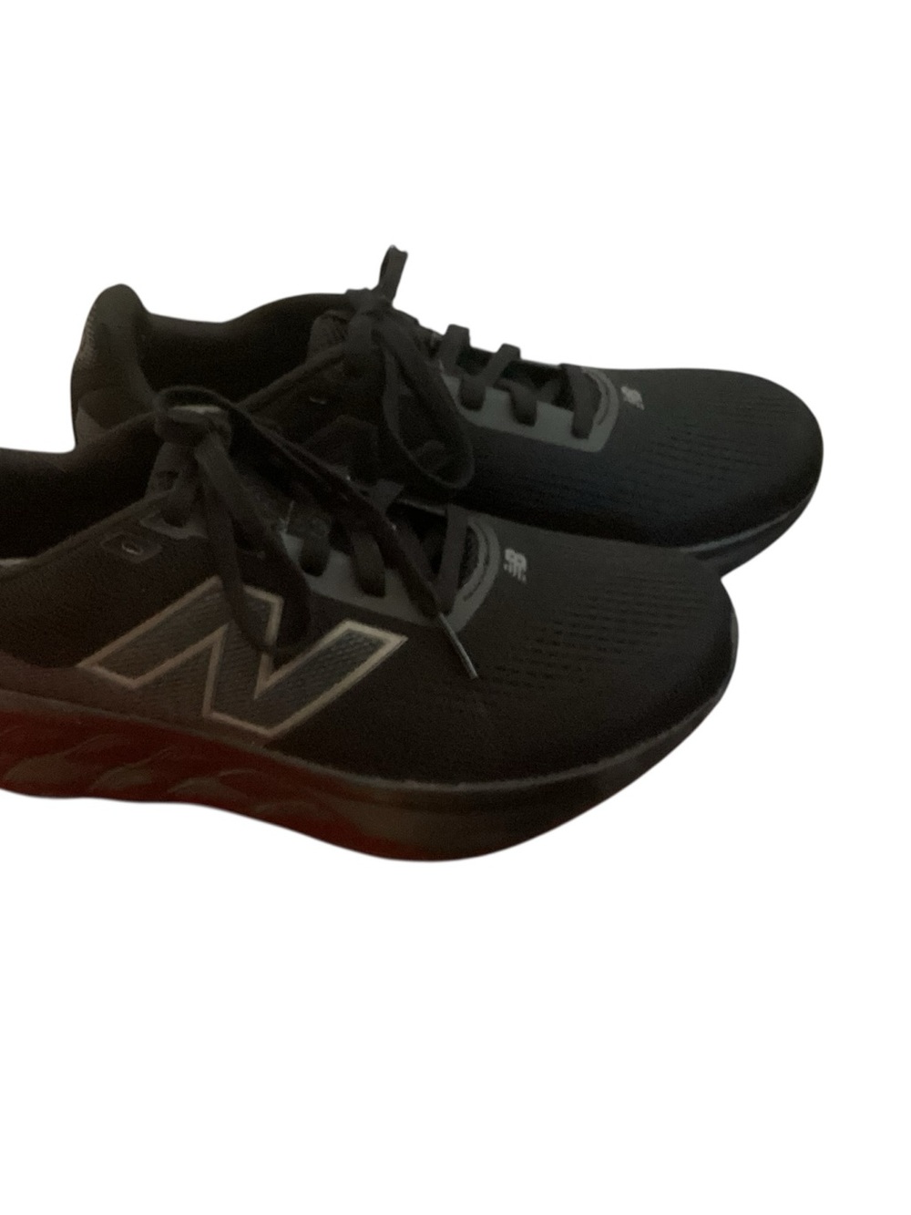 New Balance Fresh Foam Sneaker in black size 8 wide